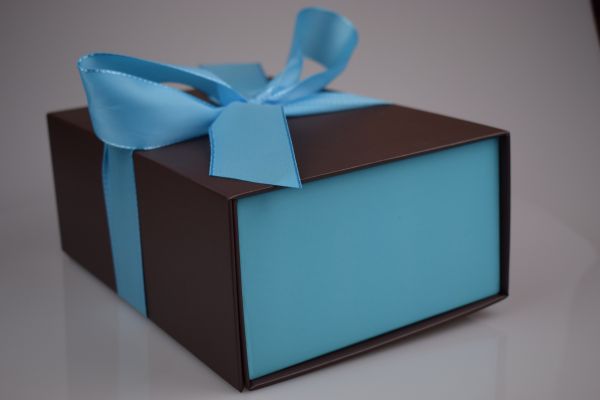 Geschenkbox mit Schleife Braun-Türkis in 23x16x9 cm