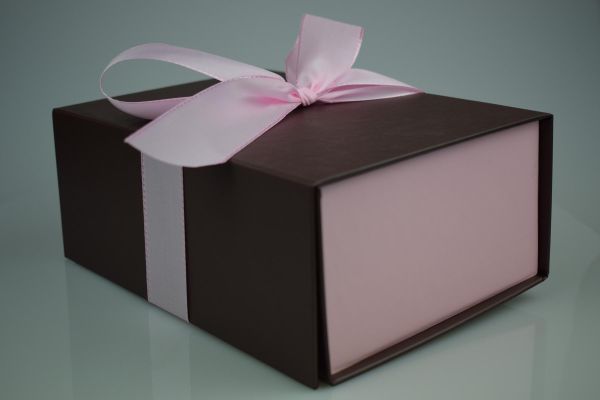 Geschenkbox mit Schleife Braun-Rosa in 27x21x10,5 cm